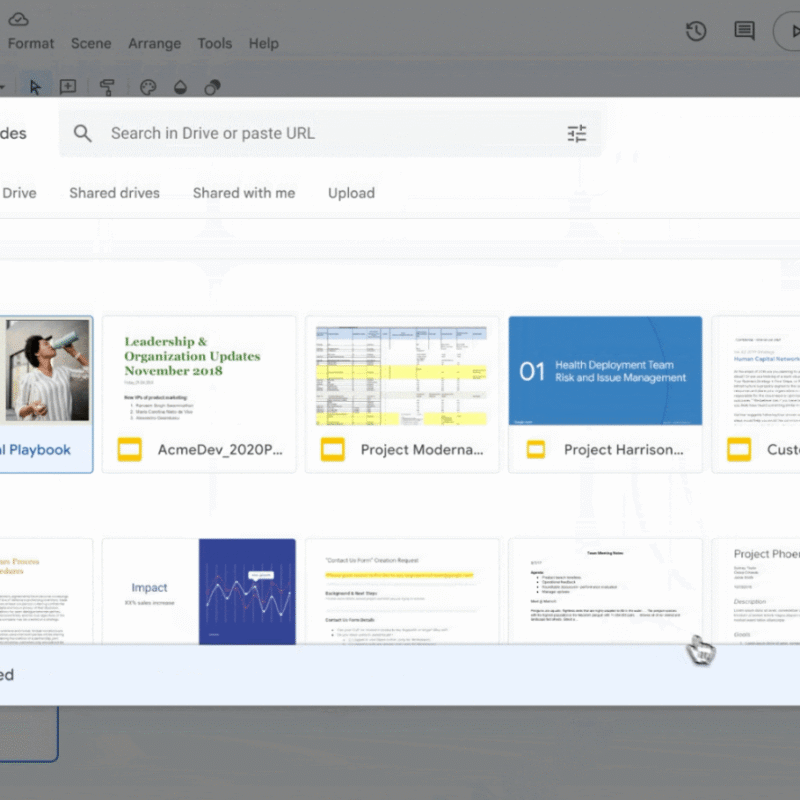 Convierte tus Google Slides en videos profesionales con Google Vids. Descubre la nueva función de Workspace que automatiza la creación de videos. ¡Acelera tu contenido!