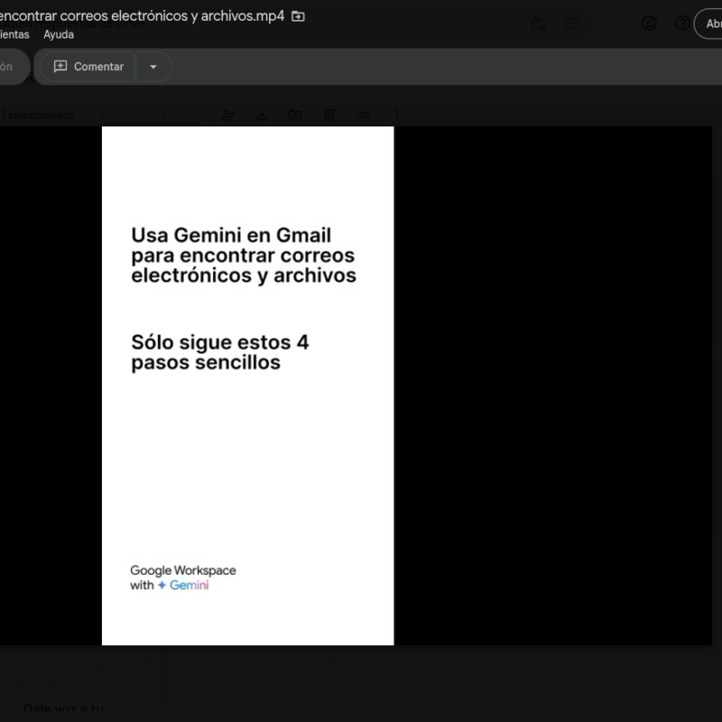Interfaz del reproductor de video en Google Drive mostrando la nueva función de comentarios con marca de tiempo. En la esquina inferior derecha resalta un comentario en el segundo 0:02 realizado por un usuario solicitando cambios específicos en el video.